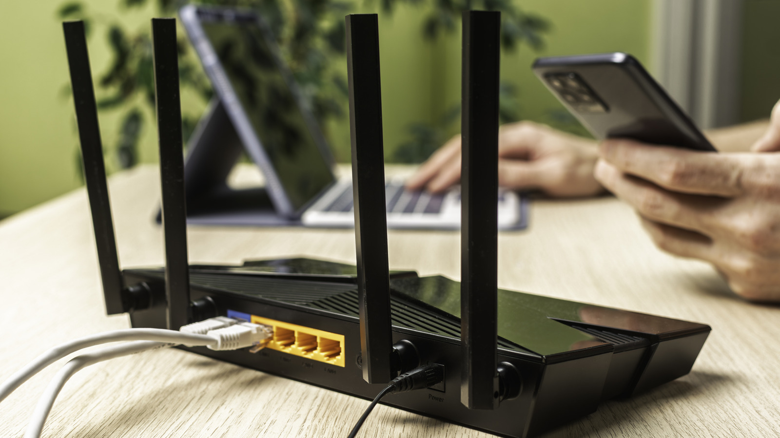 Smitch Router Nintendo Switch Online 2026 Review: Base vs Expansion Pack Value ...
