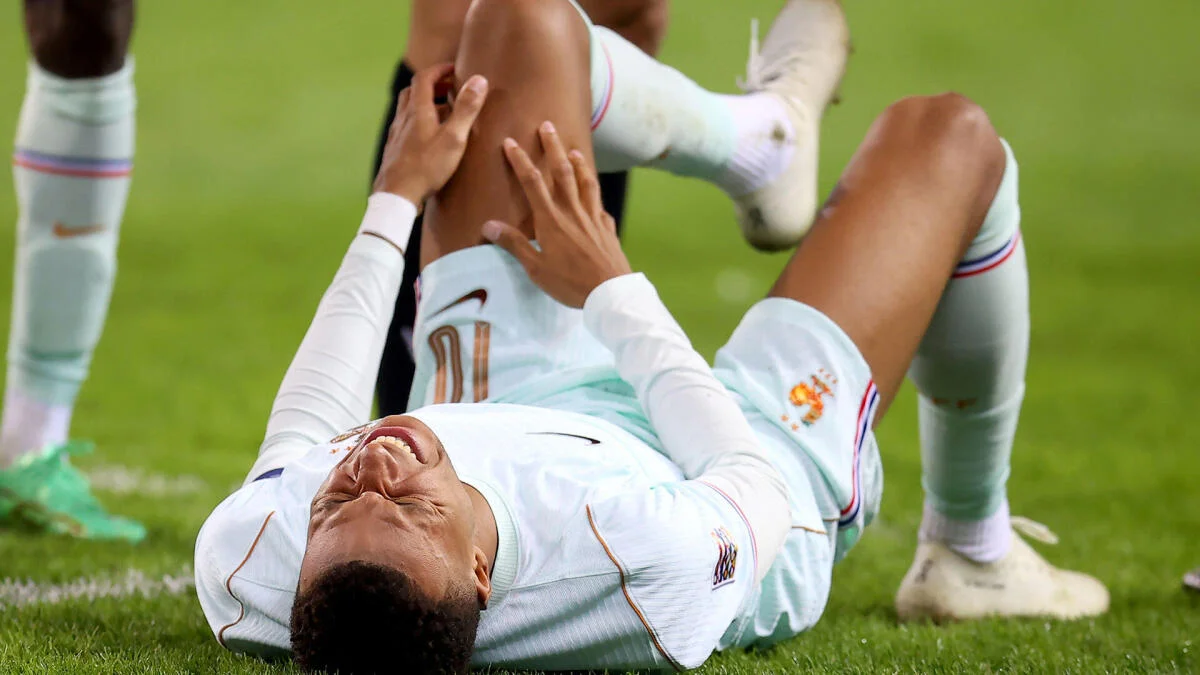 
                        Kylian Mbappe injury sends star off French national team, back to Real Madrid with MRI pending
                    
