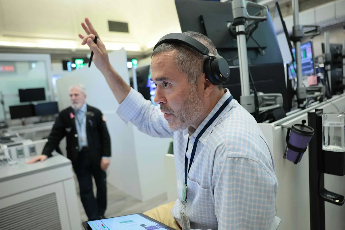 Markets News, Sep. 17, 2026: Tech Stocks Rise, Lead Major U.S. Indexes Higher; Bond Yields, Oil Prices Drop