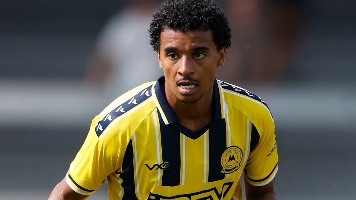 Torquay defender Thomas leaves for Slough Town